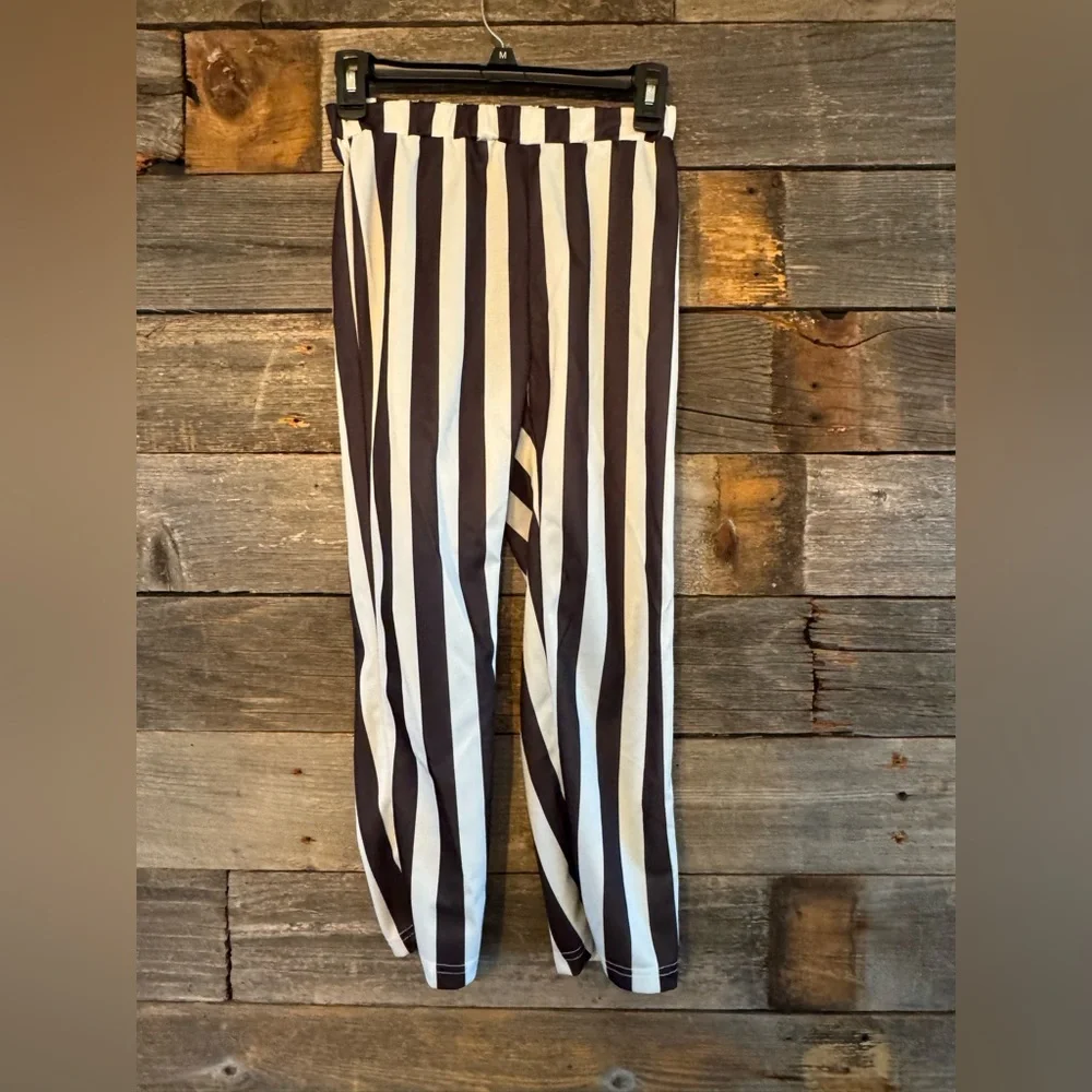 Kids Beetlejuice costume size 140 kids size medium 8-10